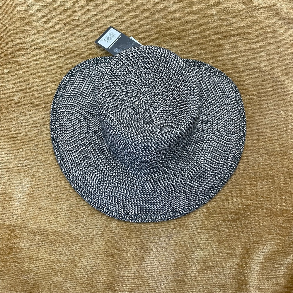 Nine West black & white wide brim, ladies sun hat 👒 One size